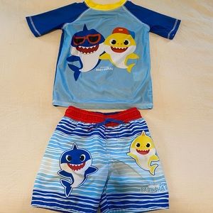4T Baby Shark Swim Set